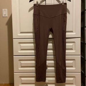 Lululemon 23’ cropped size 12 leggings